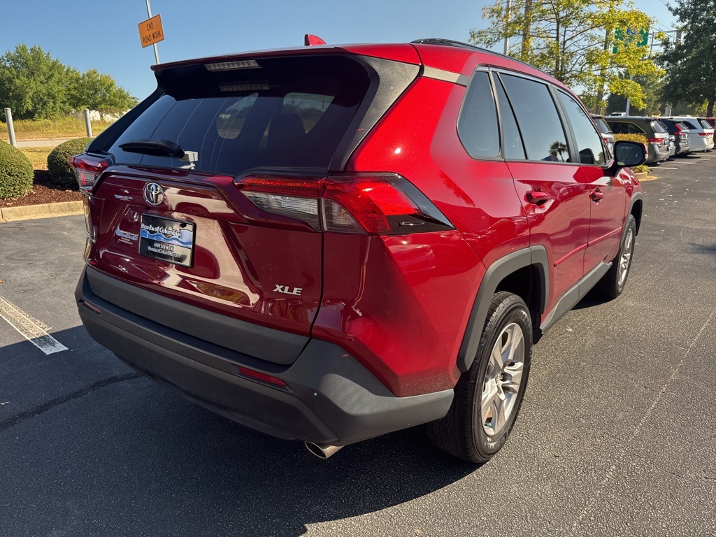 2023 Toyota RAV4 XLE photo 2