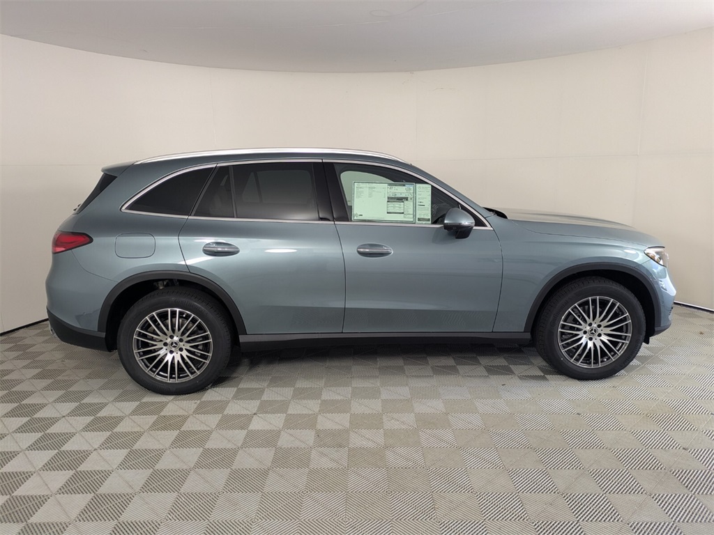 2026 Mercedes Benz GLC 300 photo 3