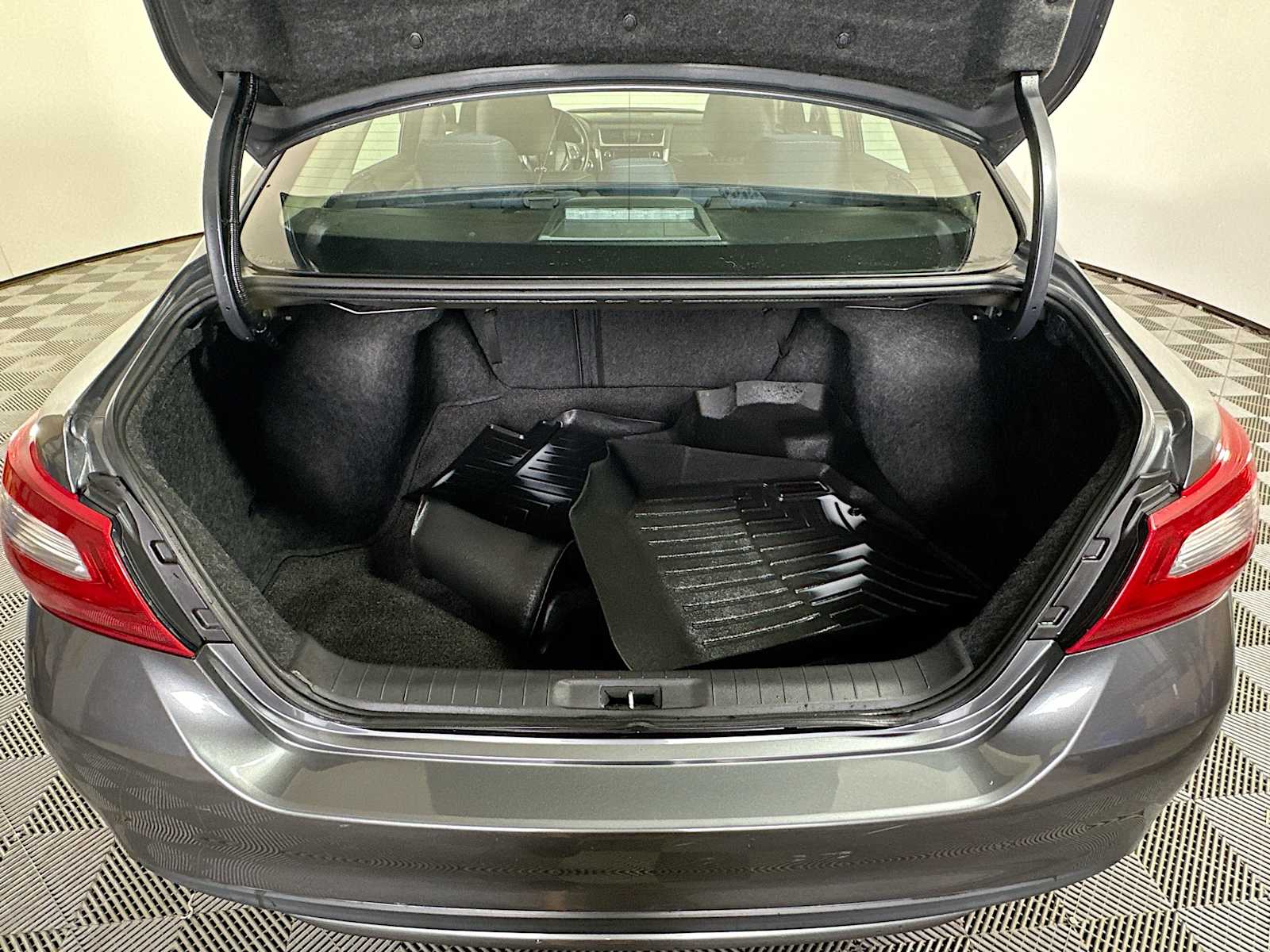 2018 Nissan Altima 2.5 SV photo 23
