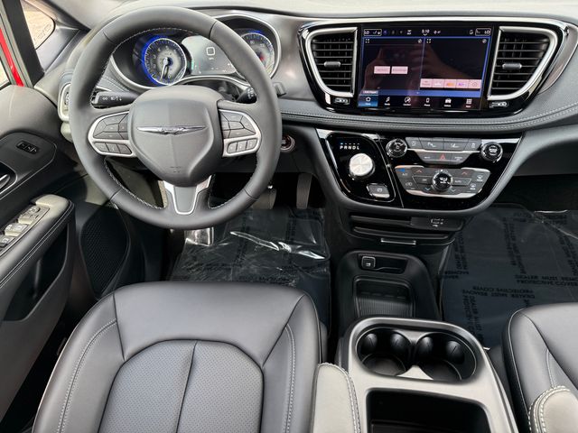2026 Chrysler Pacifica photo 20