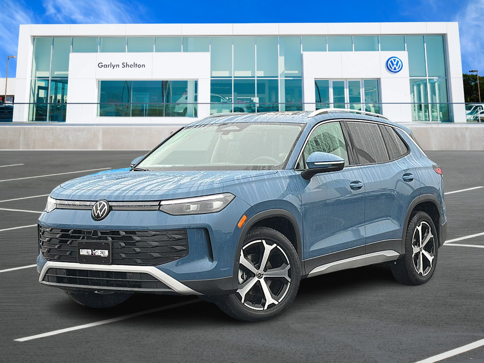 2026 Volkswagen Tiguan SE's photo