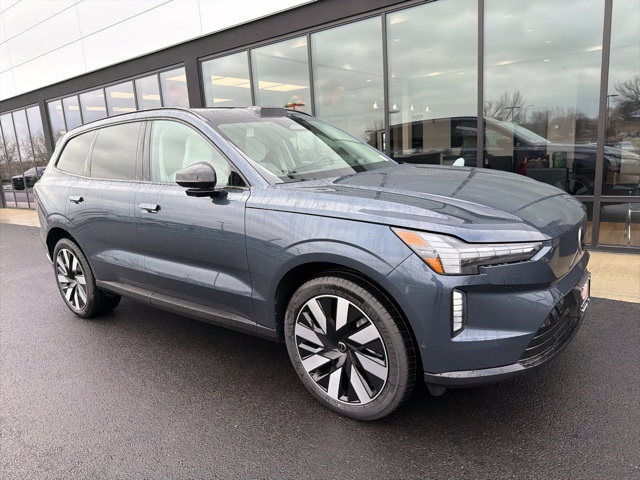 2025 Volvo EX90 Plus's photo