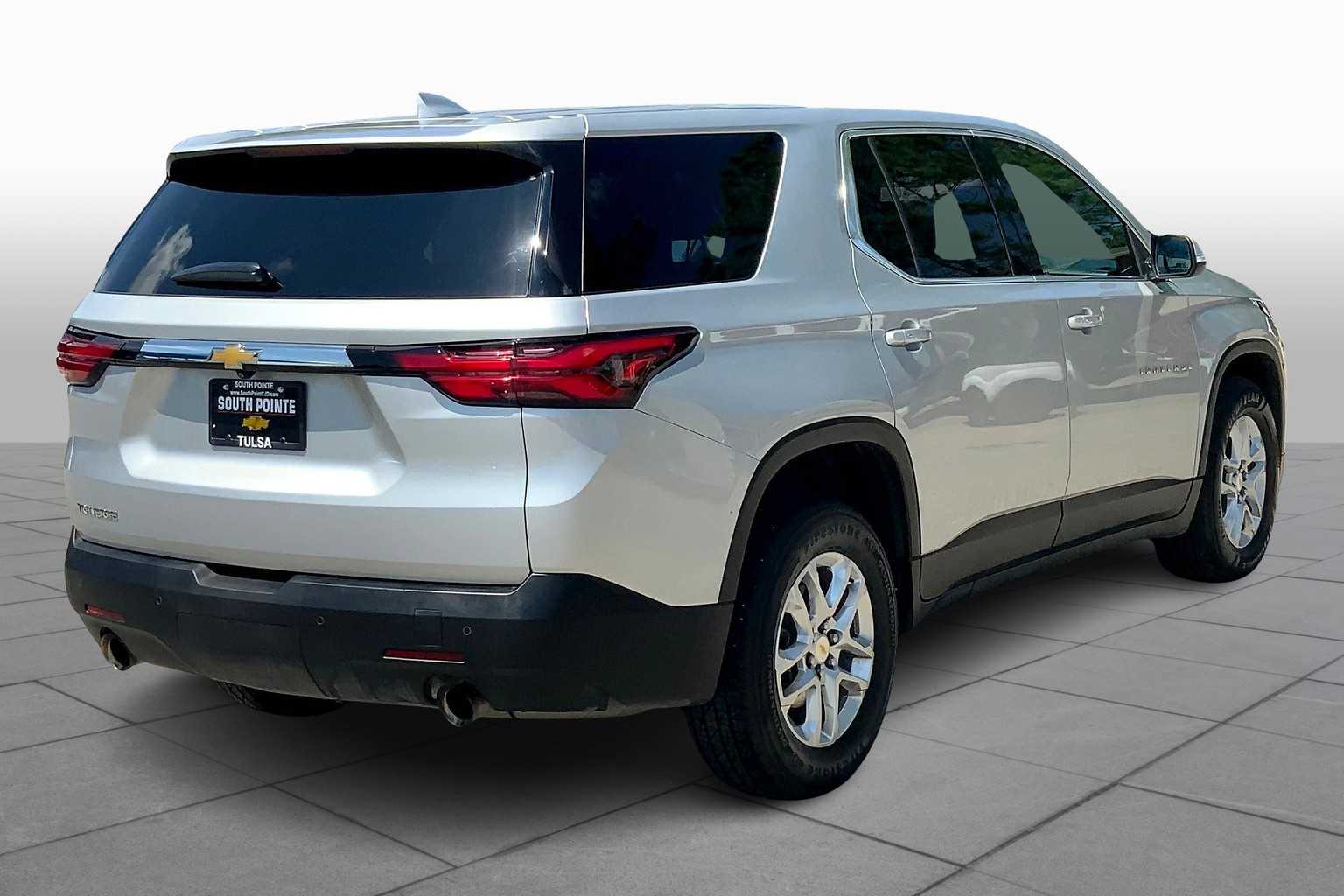 2022 Chevrolet Traverse L photo 11