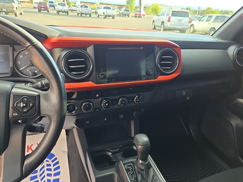 2017 Toyota Tacoma TRD Off-Road photo 15