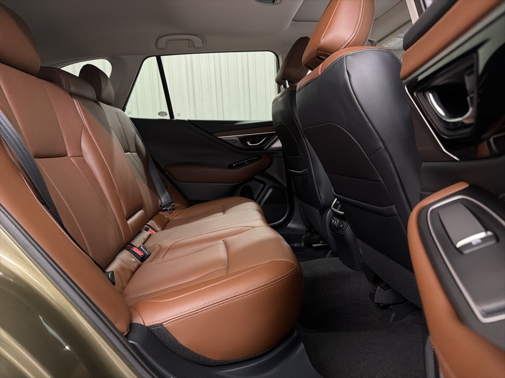 2021 Subaru Outback Touring photo 28