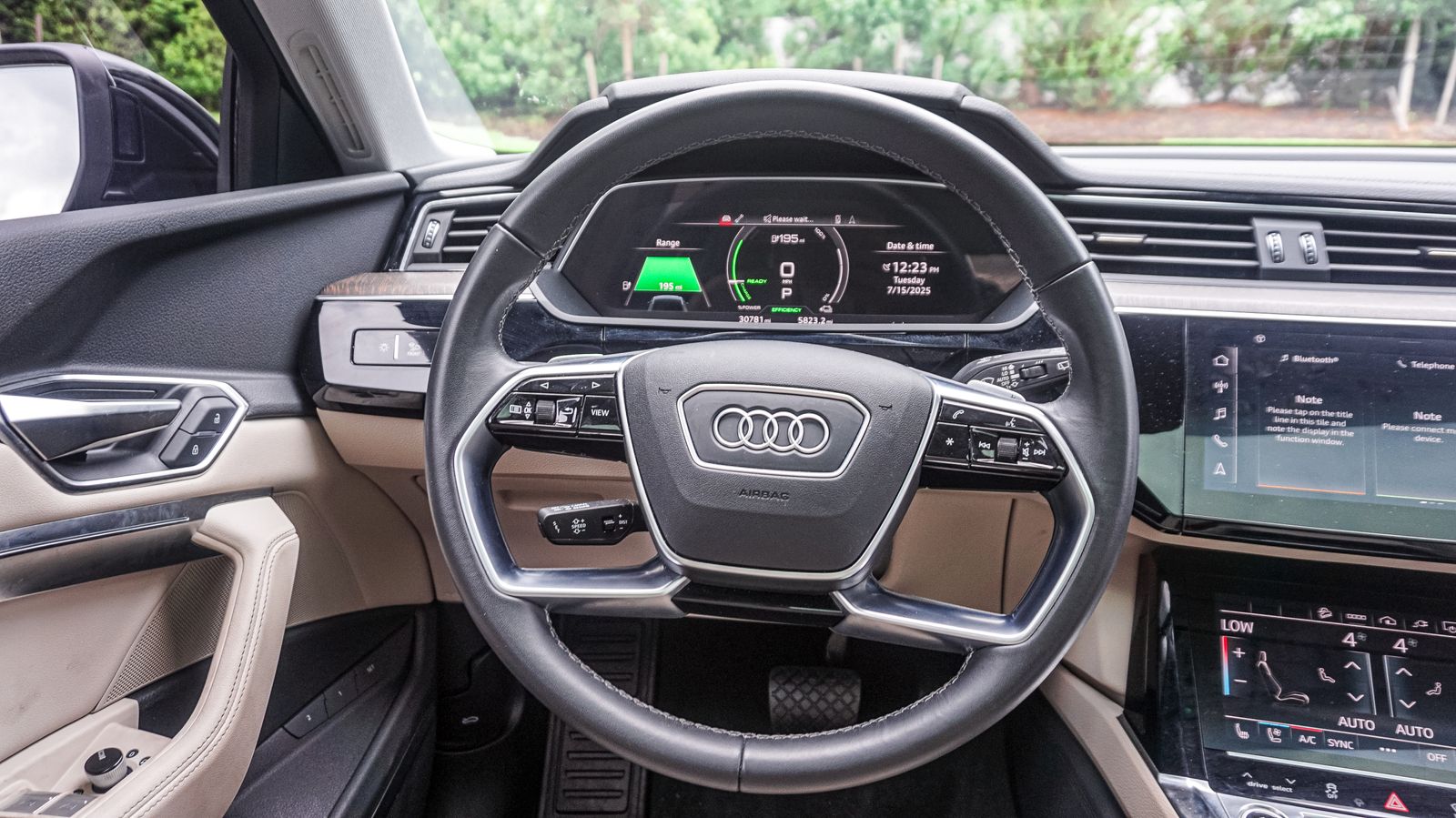 2024 Audi Q8 E-tron Premium Plus photo 17