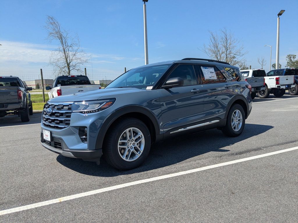 2025 Ford Explorer photo 9