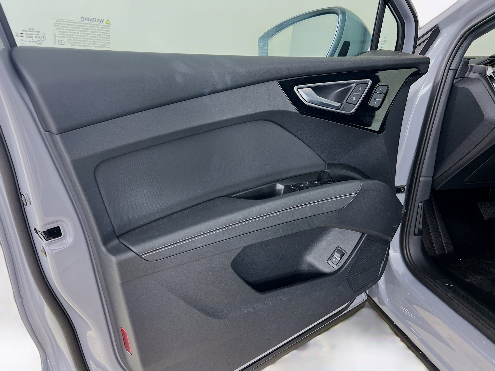 2024 Audi Q4 E-tron Premium Plus photo 16