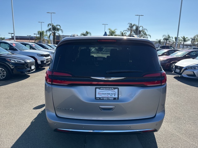 2021 Chrysler Pacifica Touring L photo 6
