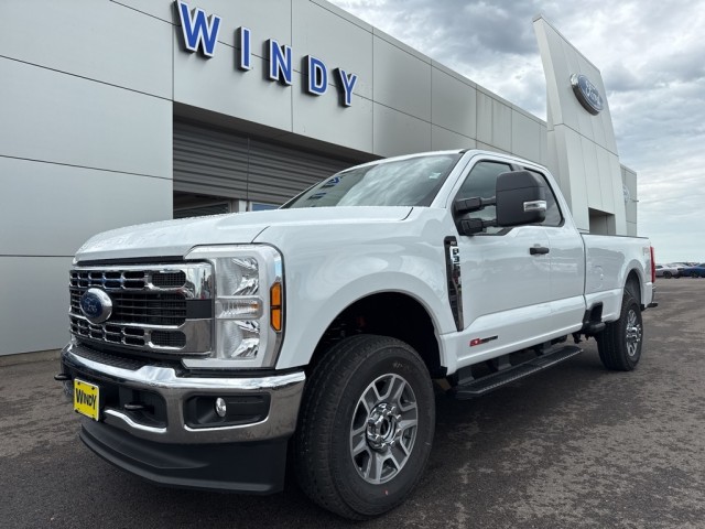 2025 Ford Super Duty F-350® XLT