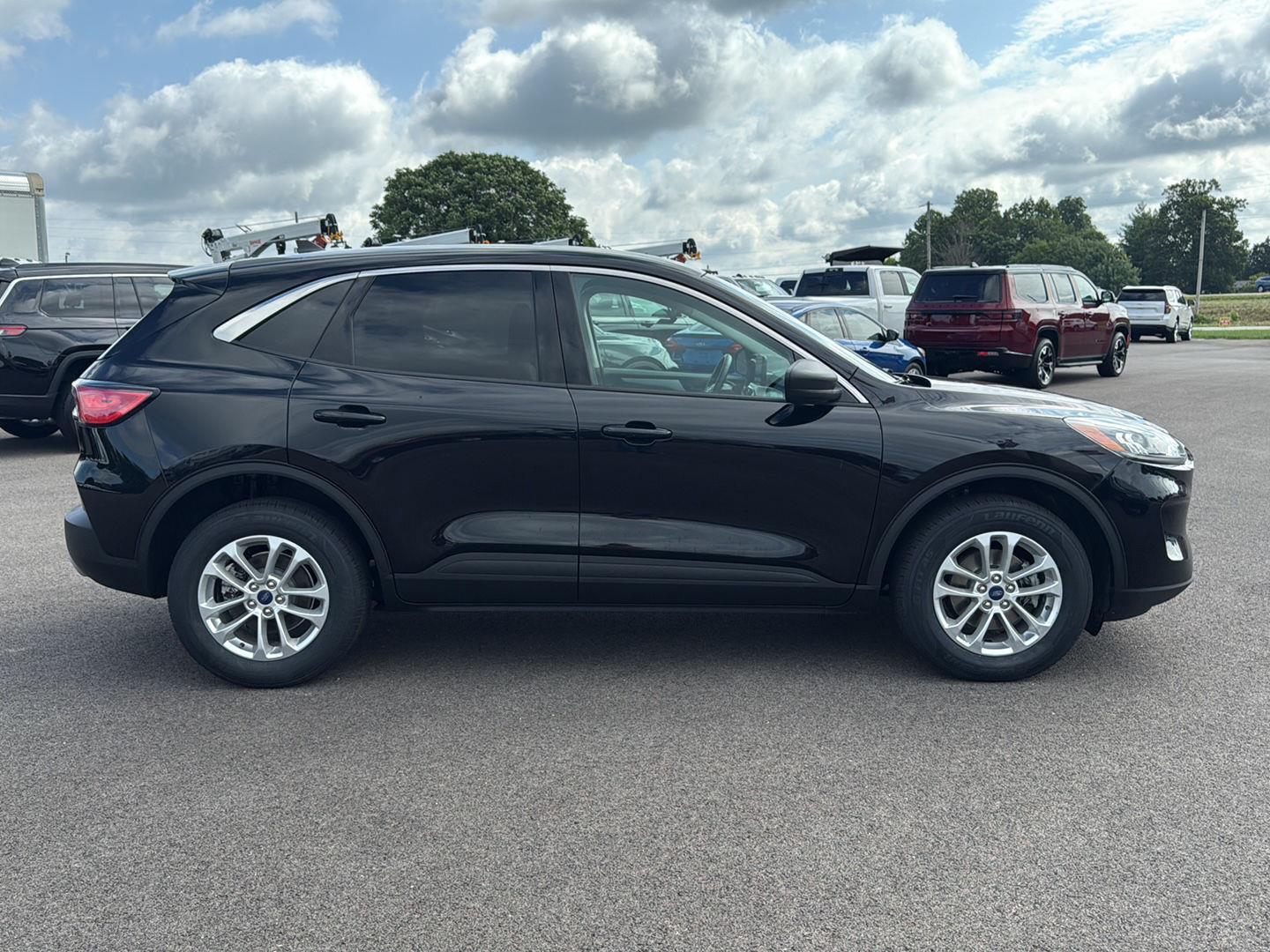 2022 Ford Escape SE photo 4