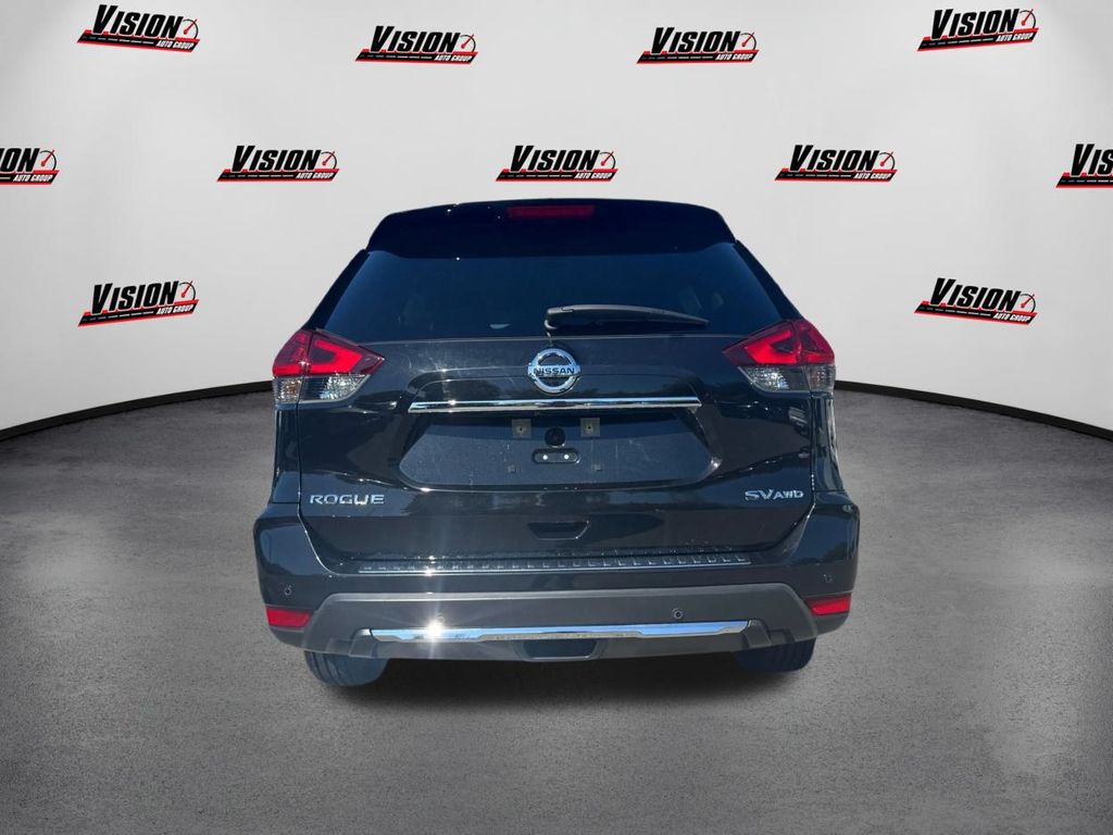2019 Nissan Rogue SV photo 6