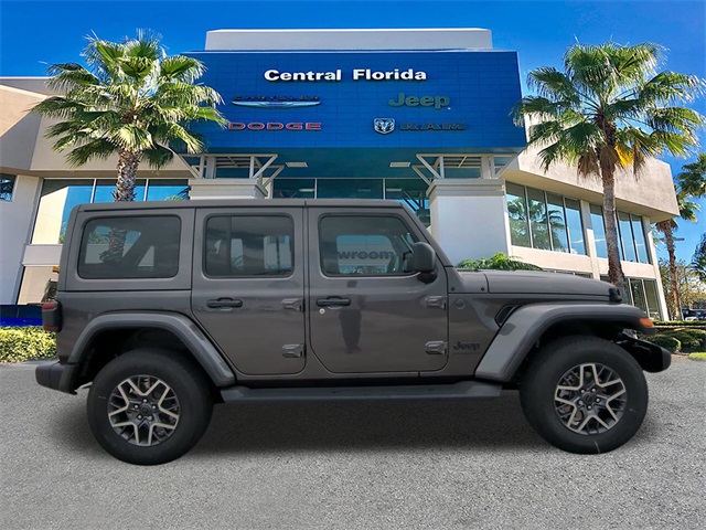 2025 Jeep Wrangler Sahara photo 3