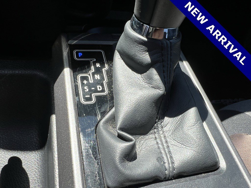 2022 Toyota Tacoma V6 photo 15