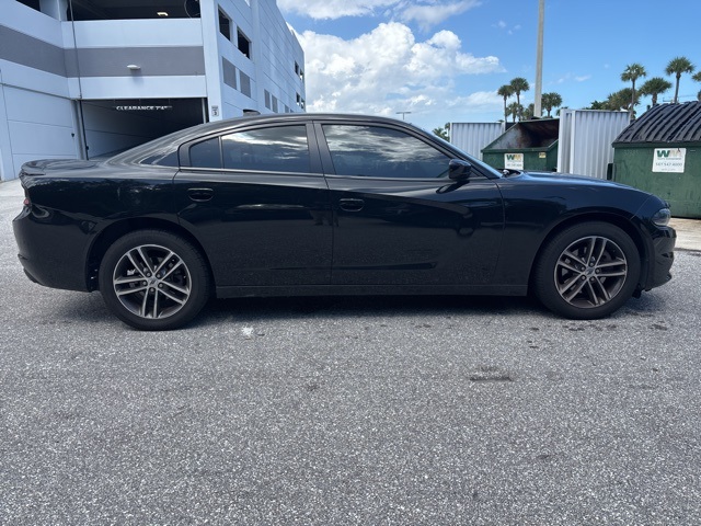 2019 Dodge Charger SXT photo 2