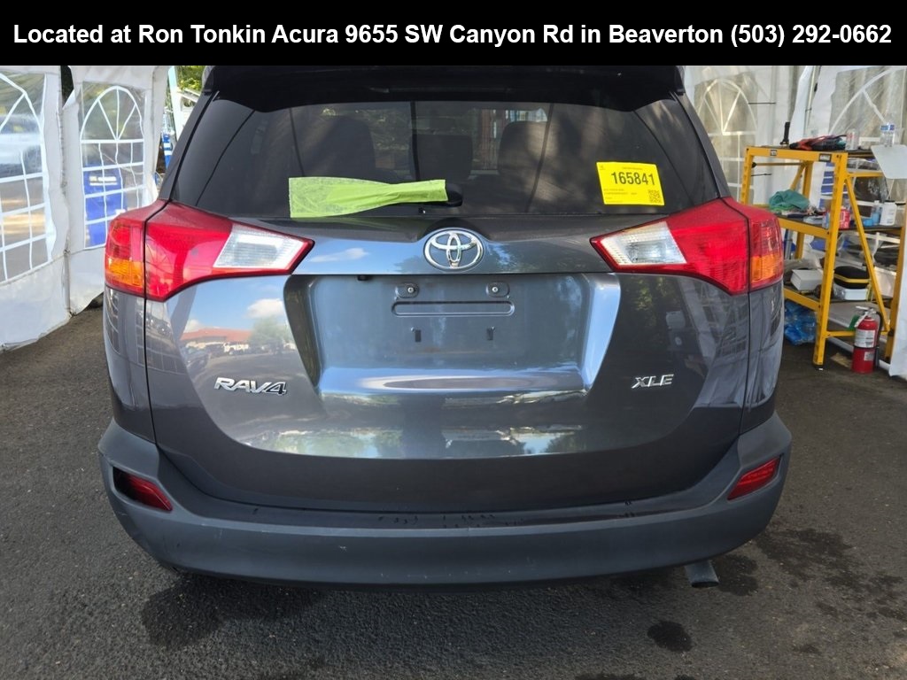 2015 Toyota RAV4 XLE photo 3