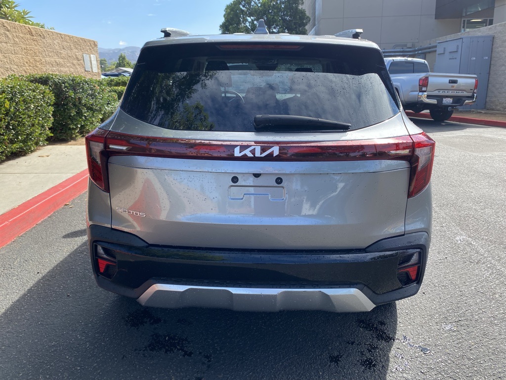 2024 Kia Seltos S photo 8