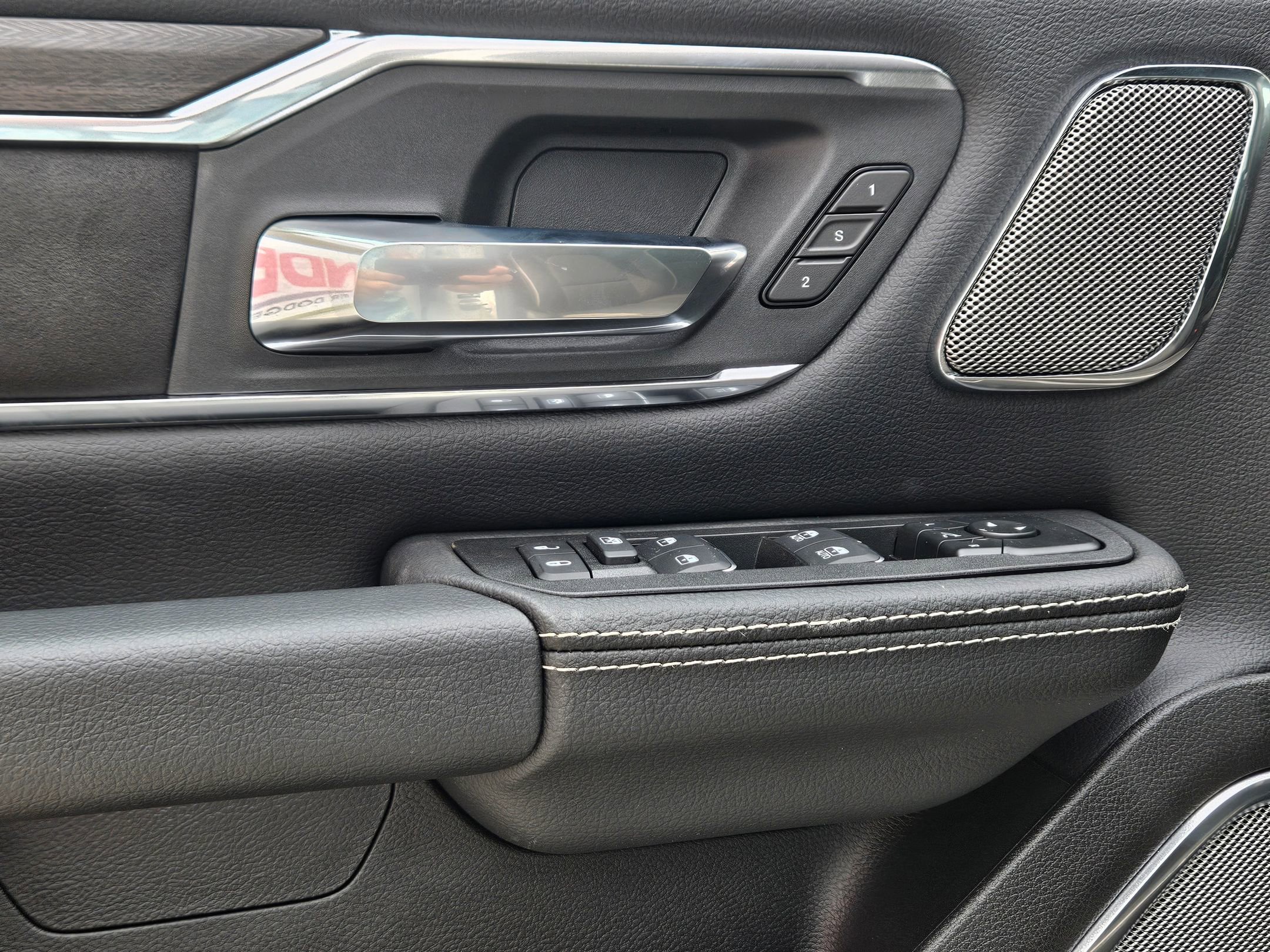2026 Ram 1500 Laramie photo 16