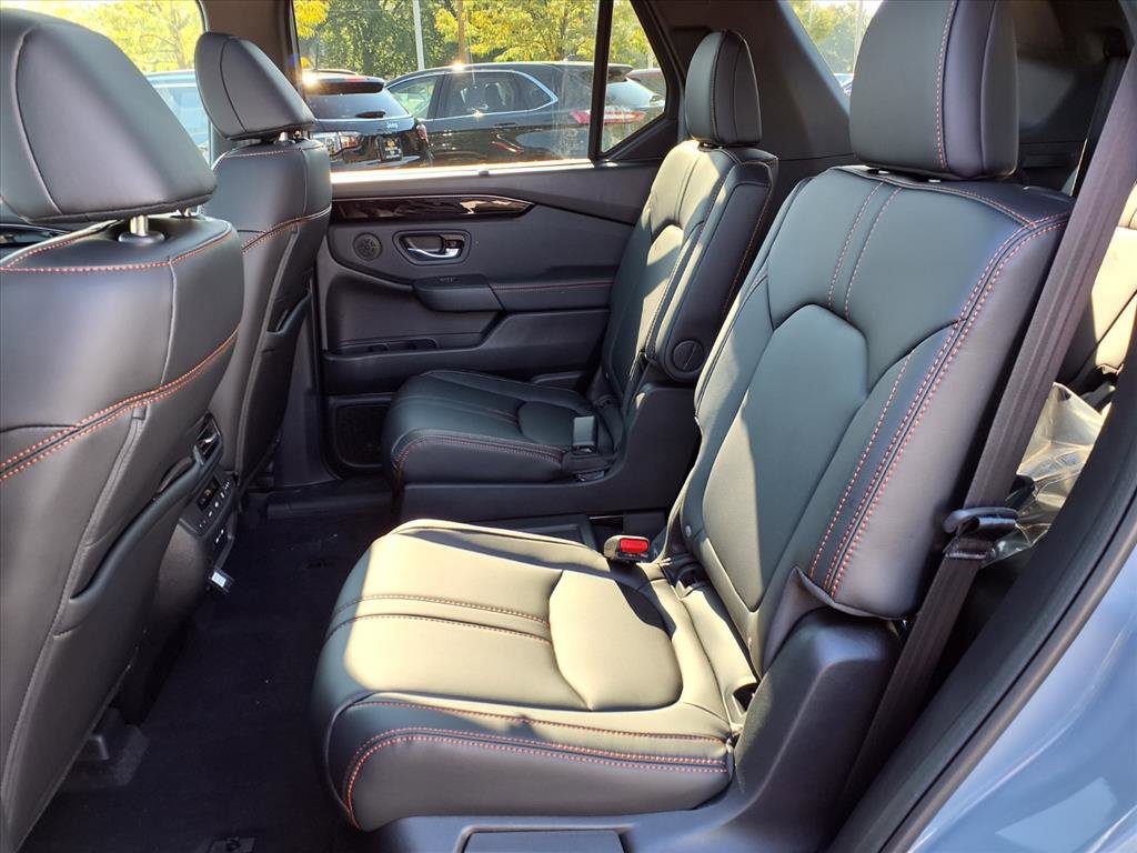 2025 Honda Pilot TrailSport photo 7