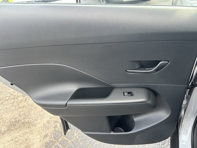 2026 Hyundai Kona SE photo 4