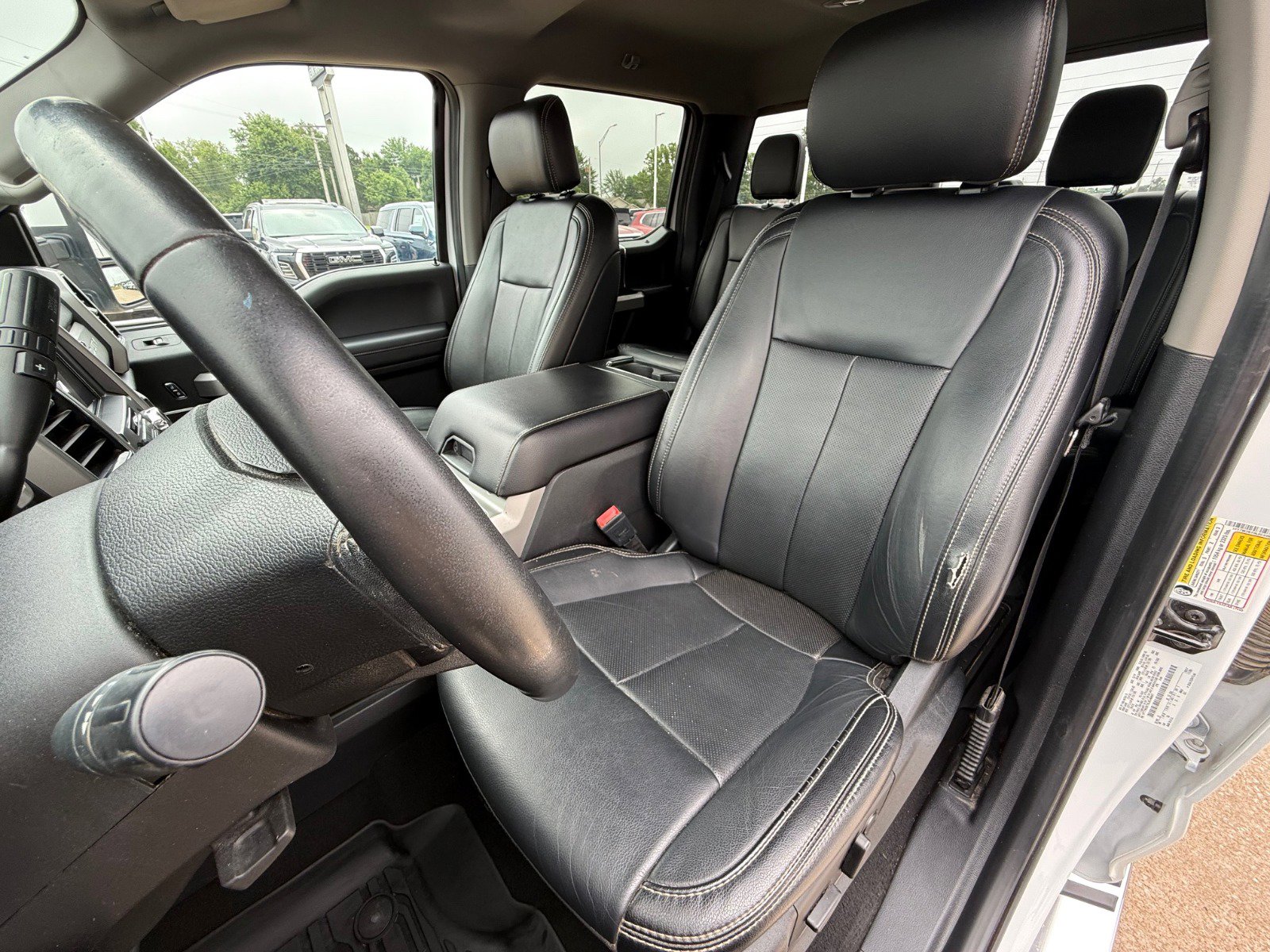 2020 Ford F-250 Lariat photo 12