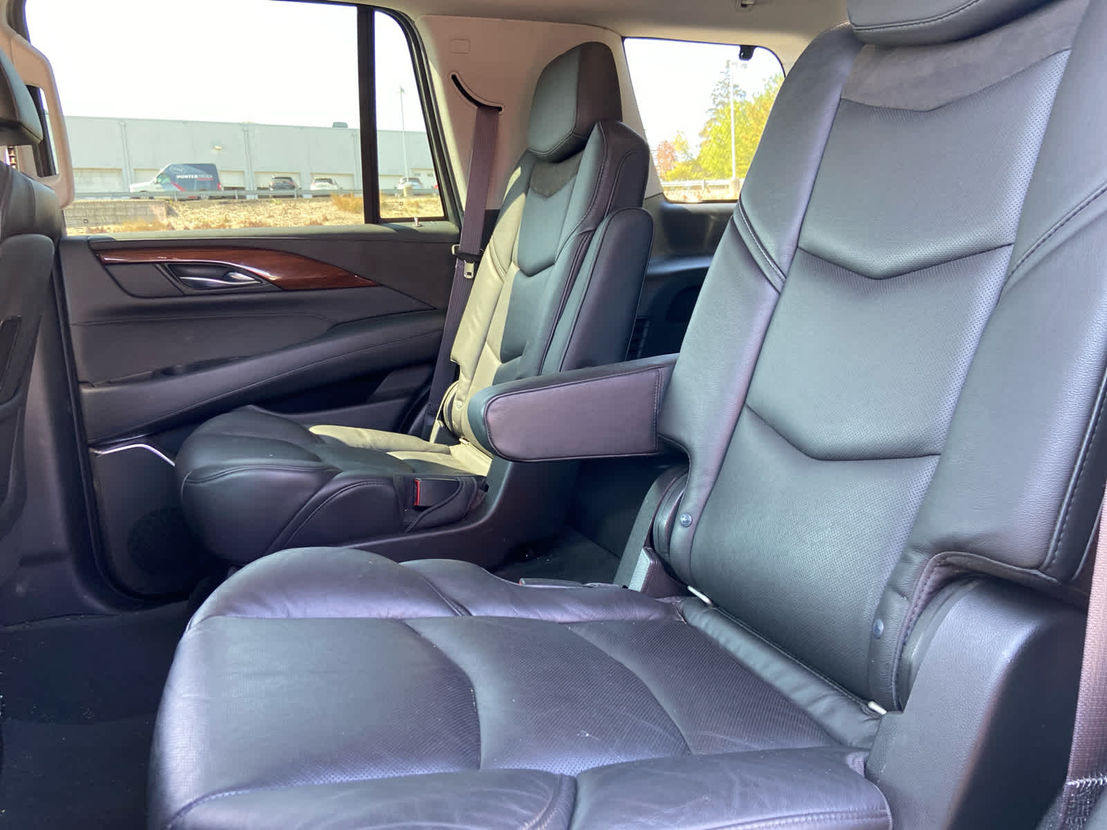 2016 Cadillac Escalade Luxury photo 12