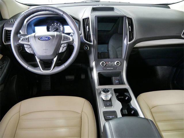 2023 Ford Edge SEL photo 3