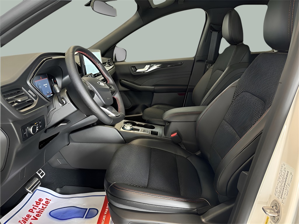 2024 Ford Escape ST-Line photo 16