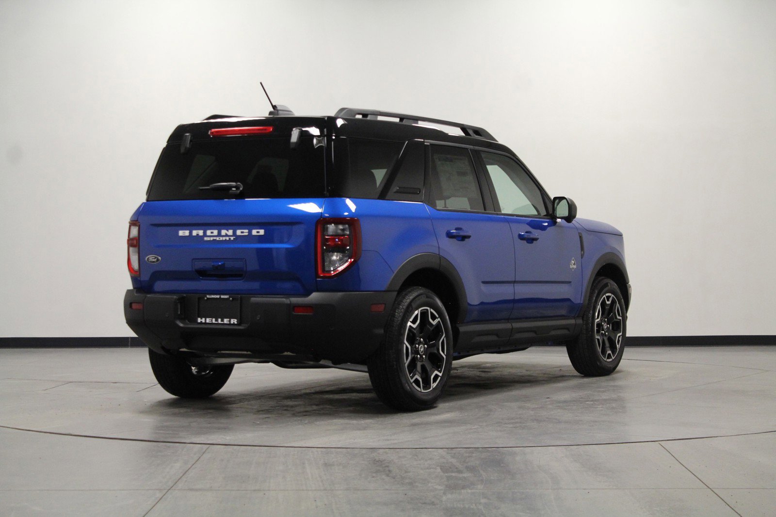 2025 Ford Bronco Sport Outer Banks photo 2