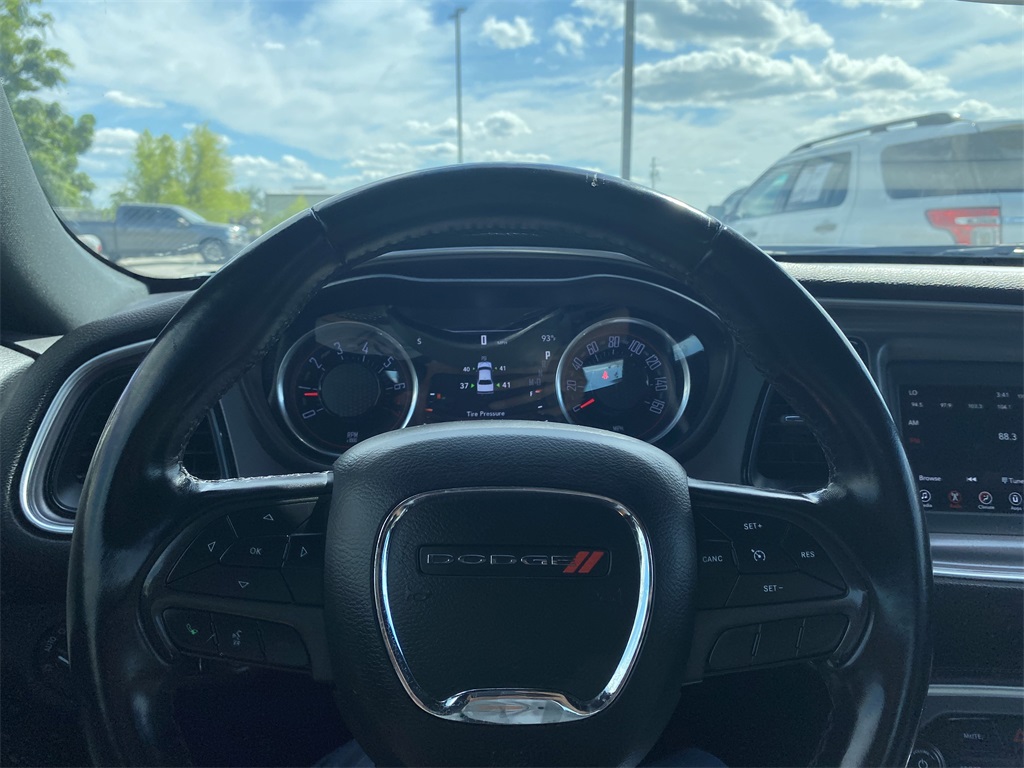 2019 Dodge Challenger SXT photo 18