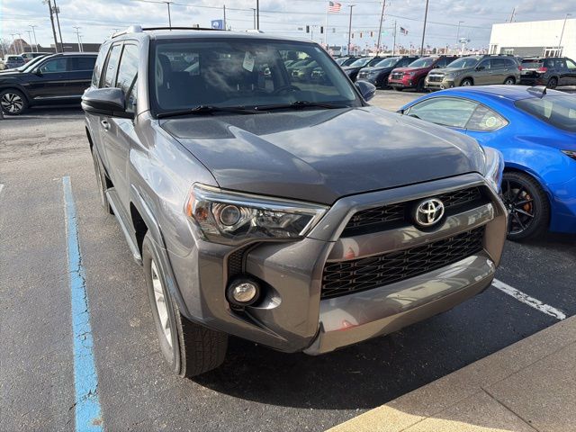 2017 Toyota 4Runner SR5 Premium photo 3