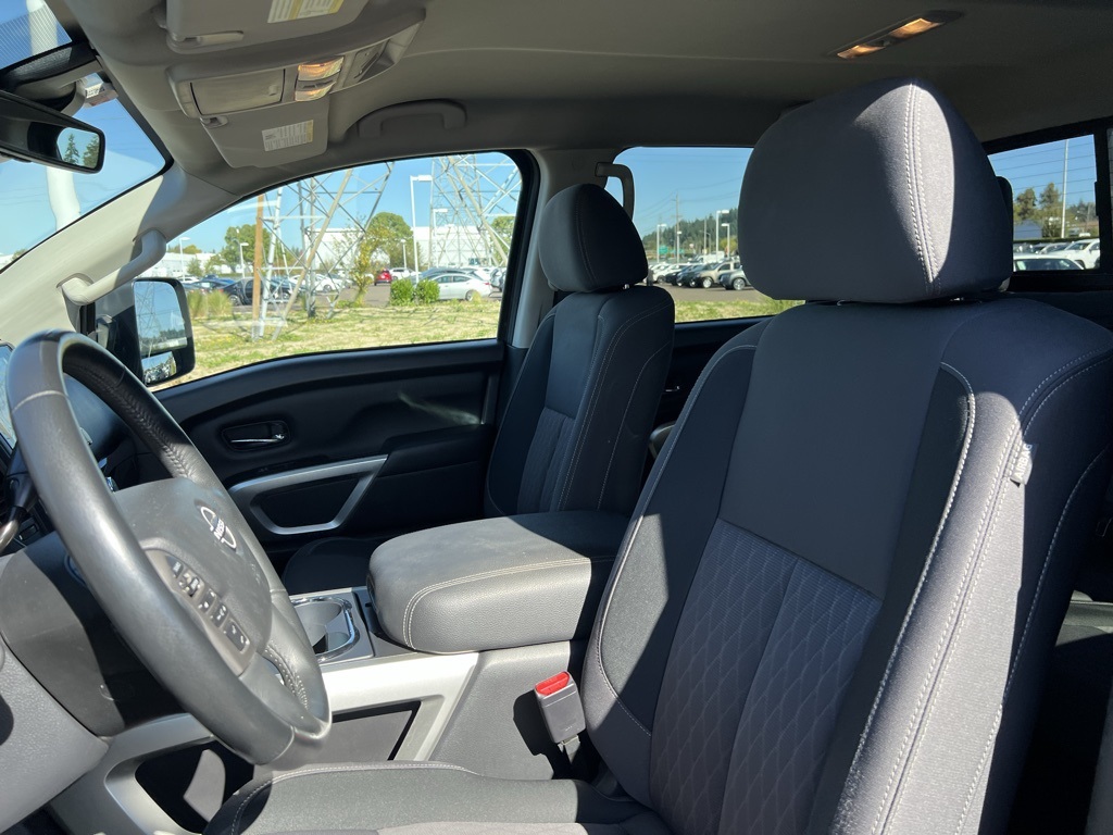 2023 Nissan Titan SV photo 13