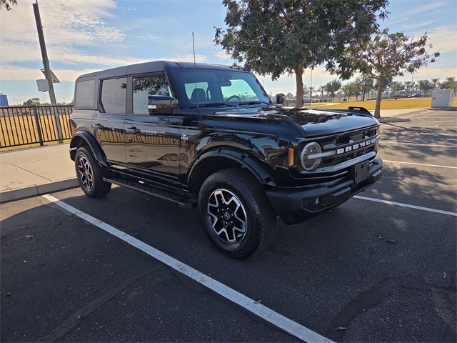 2022 Ford Bronco Outer Banks's photo