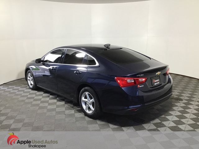 2018 Chevrolet Malibu LS photo 2