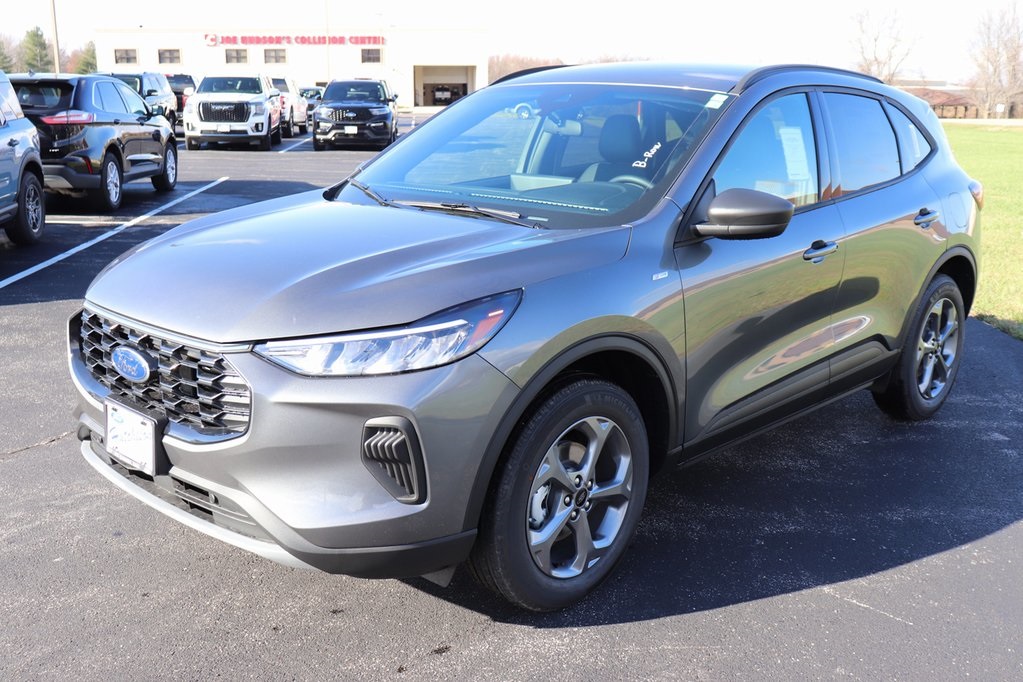 2026 Ford Escape ST-Line photo 3