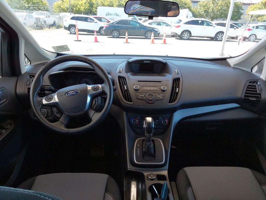 2017 Ford C-Max Hybrid SE photo 6