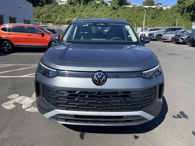 2025 Volkswagen Tiguan SE photo 4