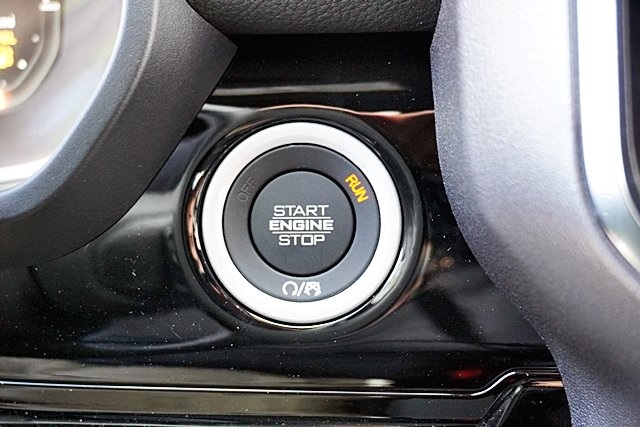 New 2026 Diamond Black Crystal Pearl-Coat Exterior Paint RAM Laramie image 38