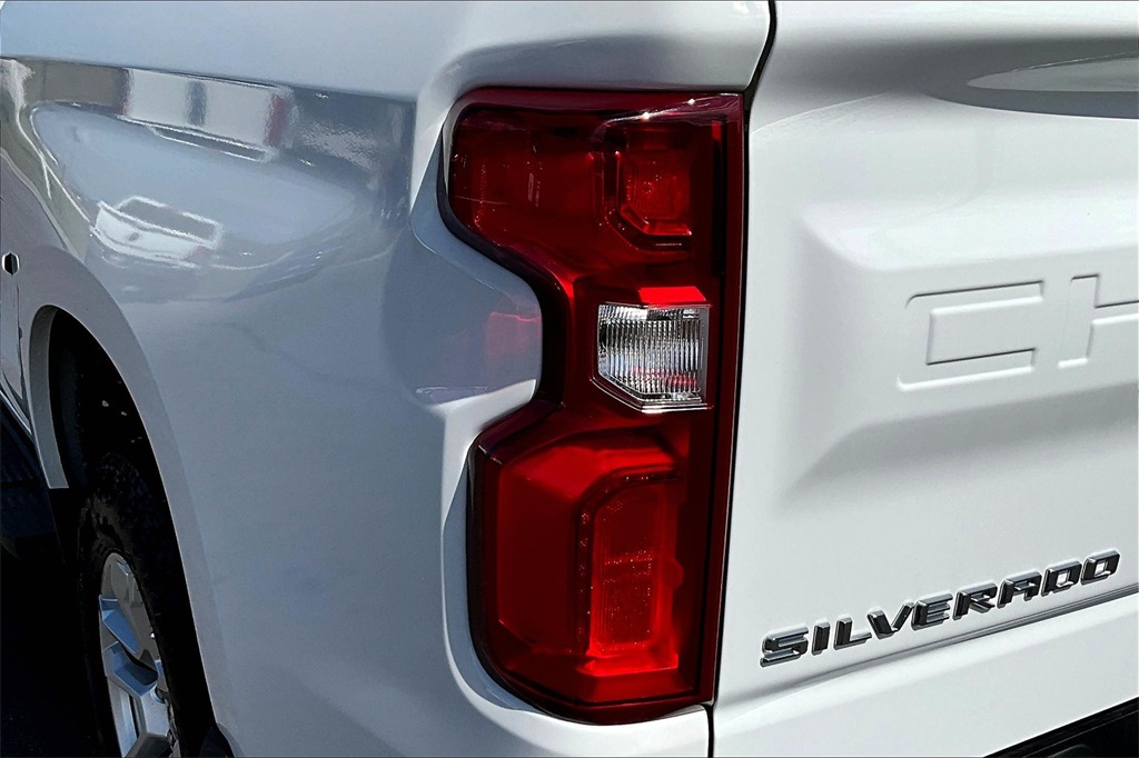 2023 Chevrolet Silverado 1500 RST photo 30