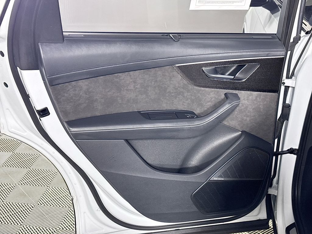 2022 Audi SQ7 Prestige photo 19