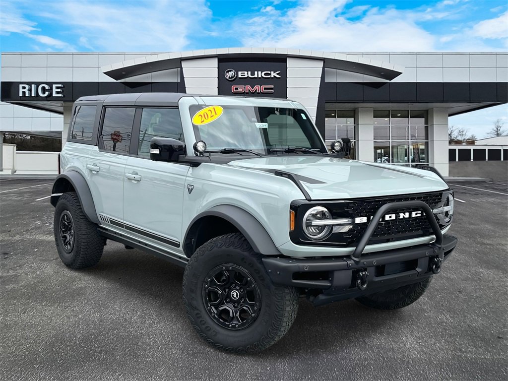 2021 Ford Bronco 4-Door First Edition's photo