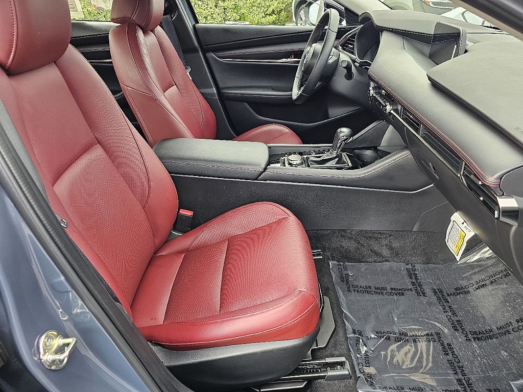 2025 Mazda Mazda3 2.5 s Carbon photo 15
