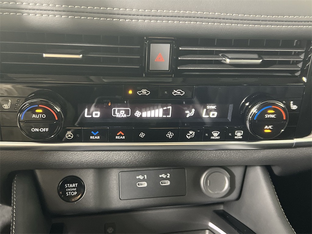 2026 Nissan Rogue Platinum photo 16