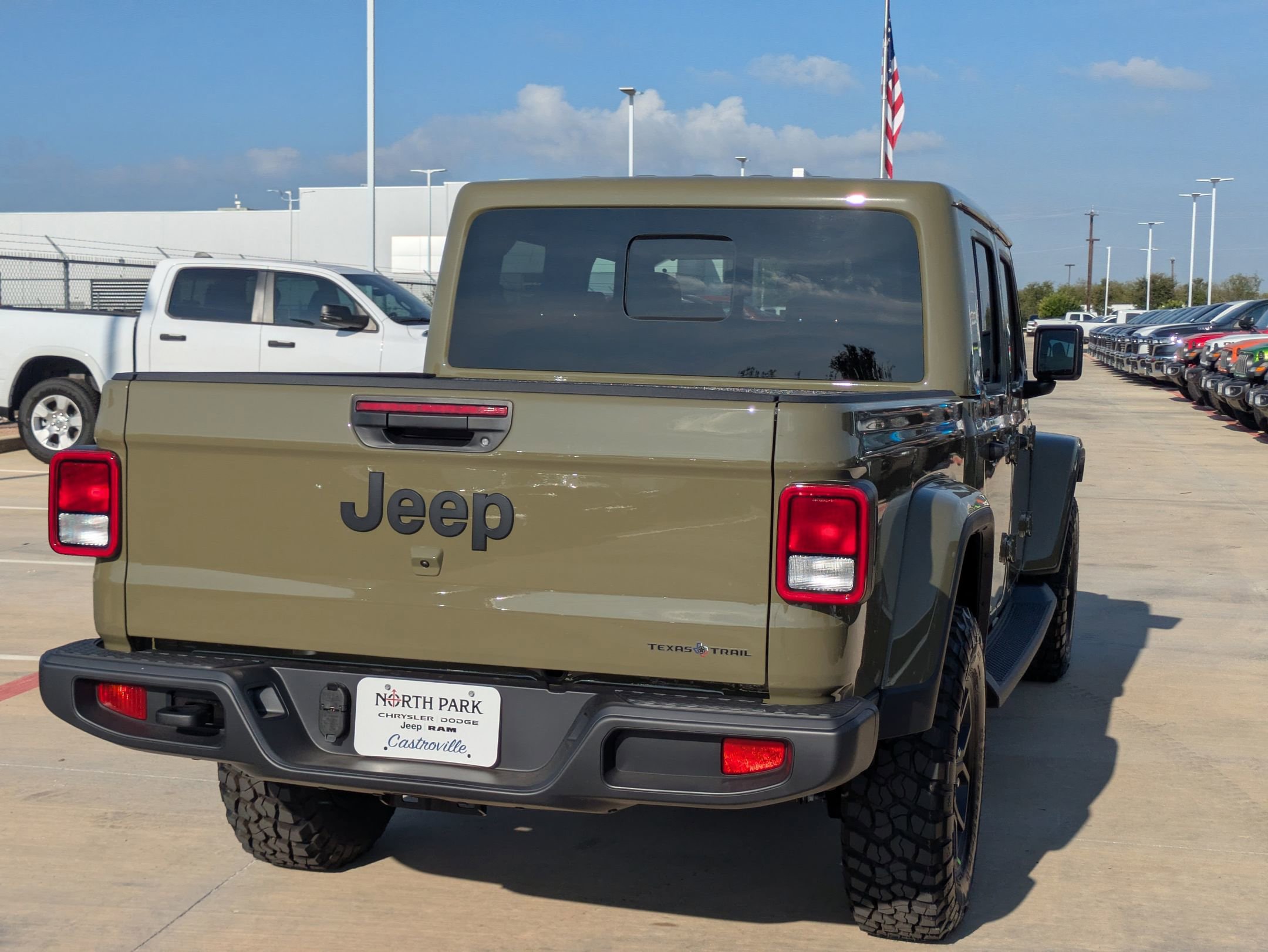 2025 Jeep Gladiator Texas Trail Sport photo 3