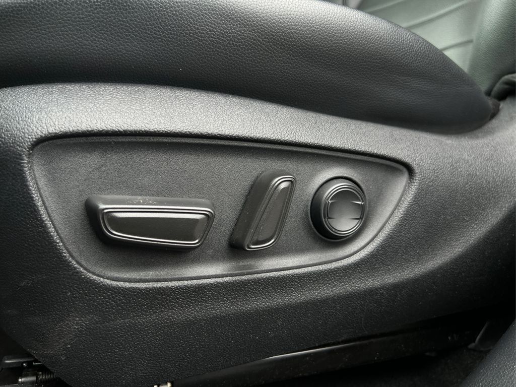 2023 Toyota Highlander XLE photo 22