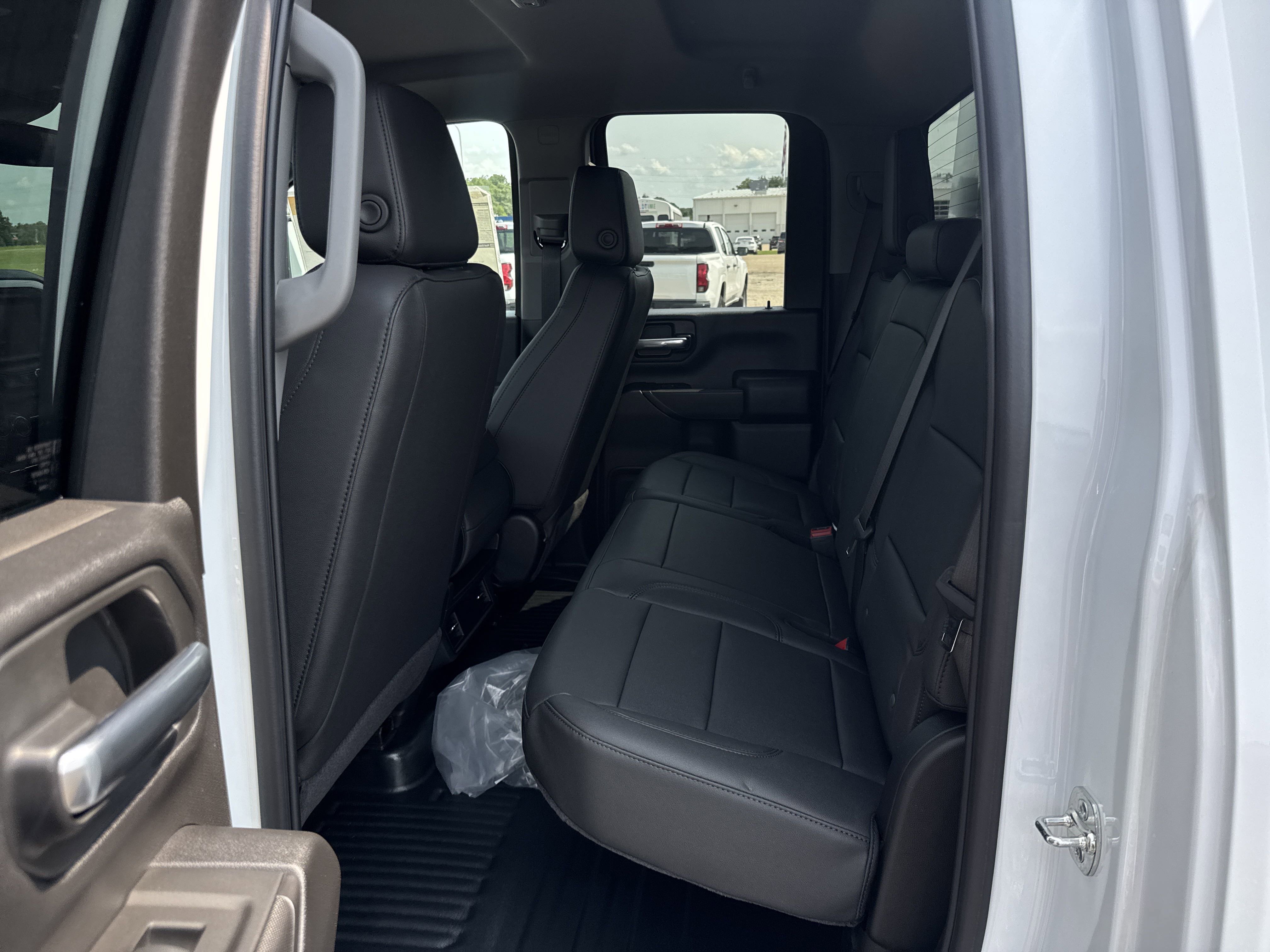 2025 Chevrolet Silverado 2500HD photo 6