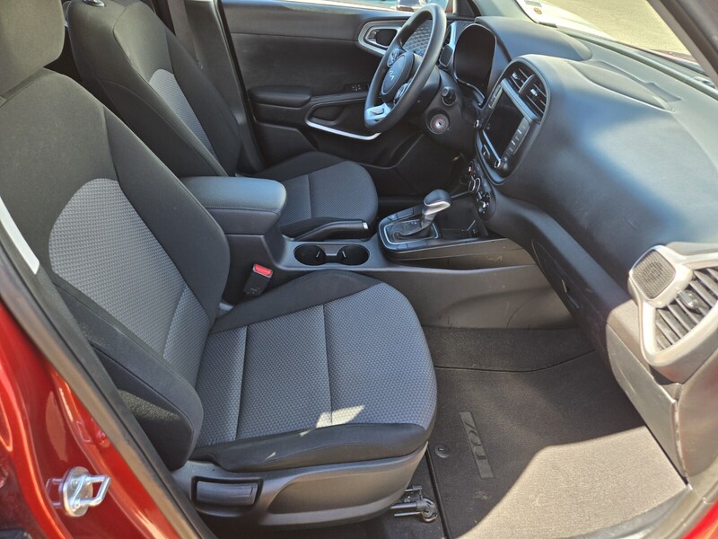2024 Kia Soul LX photo 4