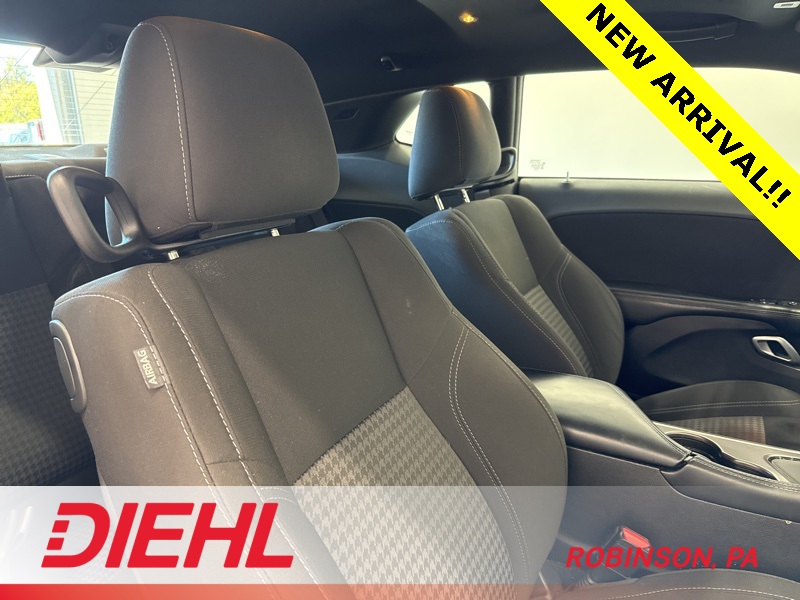2022 Dodge Challenger SXT AWD photo 10