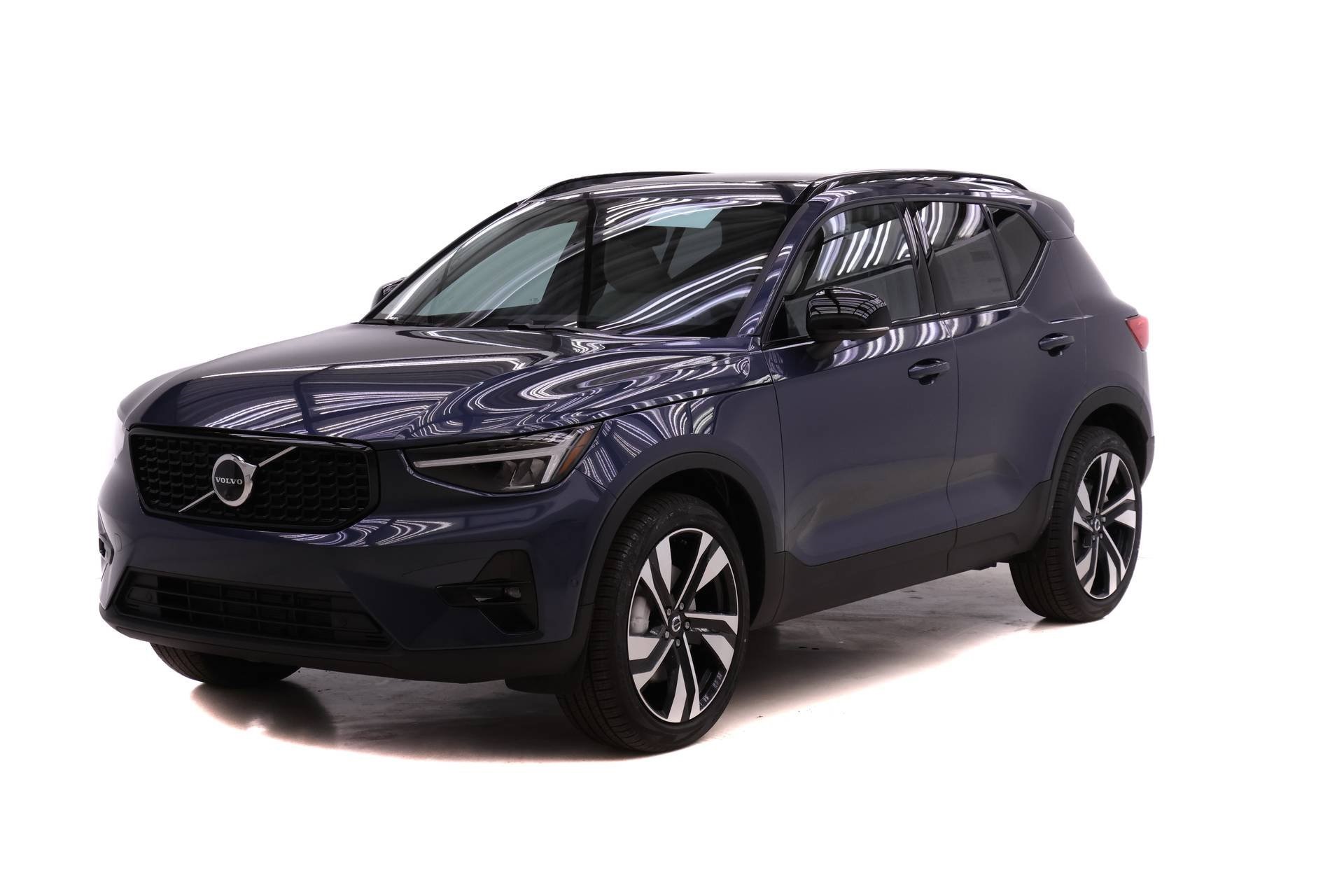 2026 Volvo XC40 Plus's photo