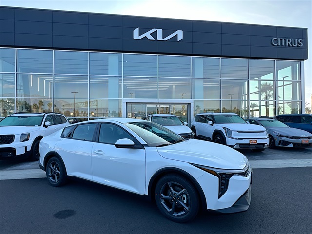 2025 Kia K4 LXS's photo